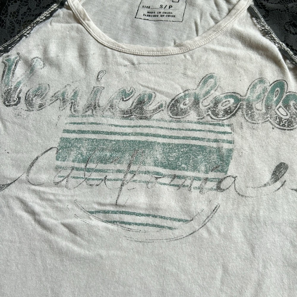 We The Free jersey type T-shirt w/lace. Size S - Picture 4 of 8
